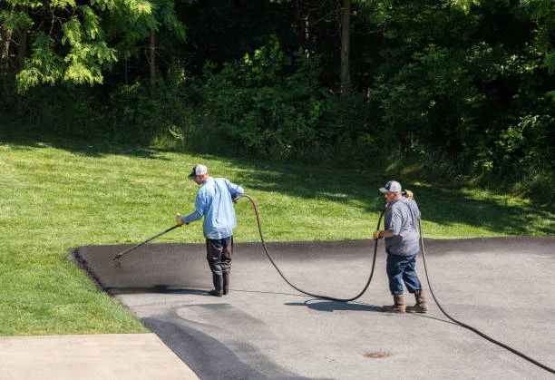 How Paving Contractors Prevent Driveway Surface Damage East Dundee, IL