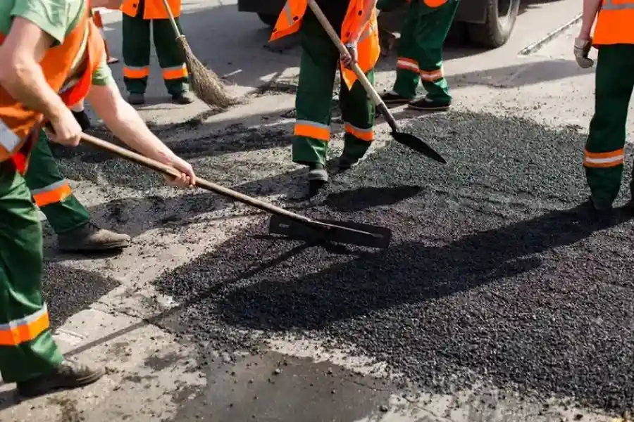 Key Signs That Indicate Your Pavement Needs Patching East Dundee, IL